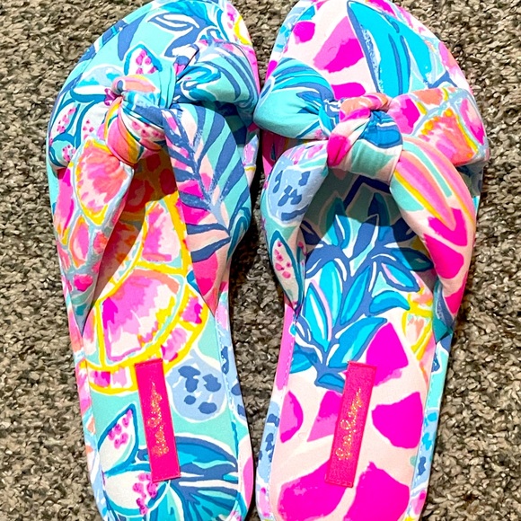 Lilly Pulitzer pool shoes - Picture 1 of 4